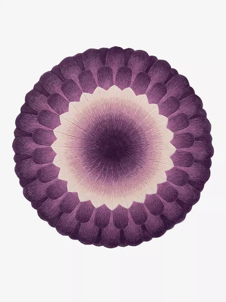 Feathers Luxurious Handmade Rugs Main image