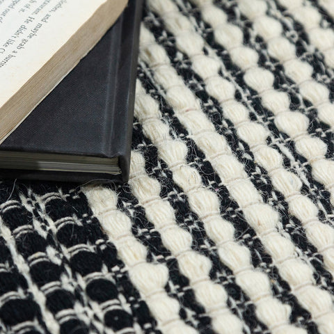 Tapis en pure laine tissée à la main
