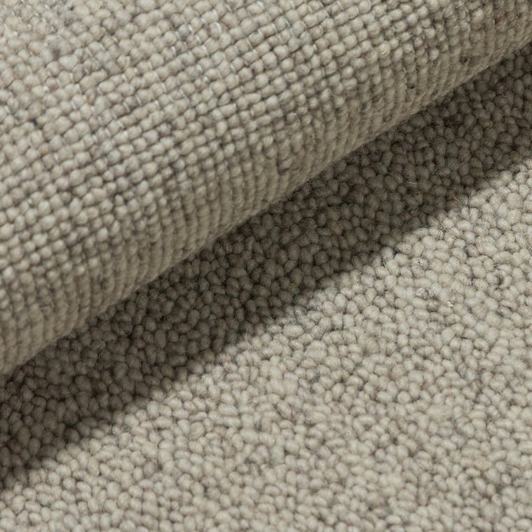 handwoven wool rug - Houseoon