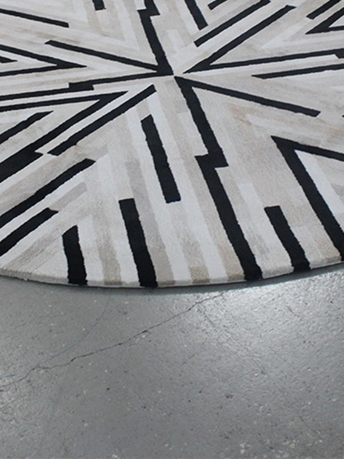 Naira Striped Border Rug - Houseoon